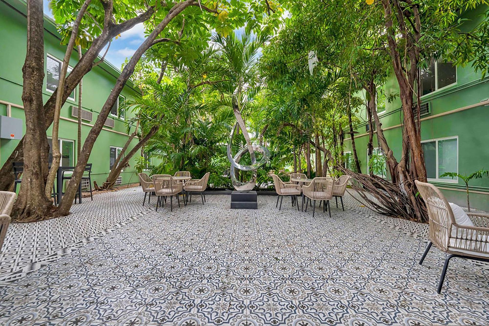 Garden Hotel Miami Airport, Trademark Collection By Wyndham マイアミ・スプリングス エクステリア 写真