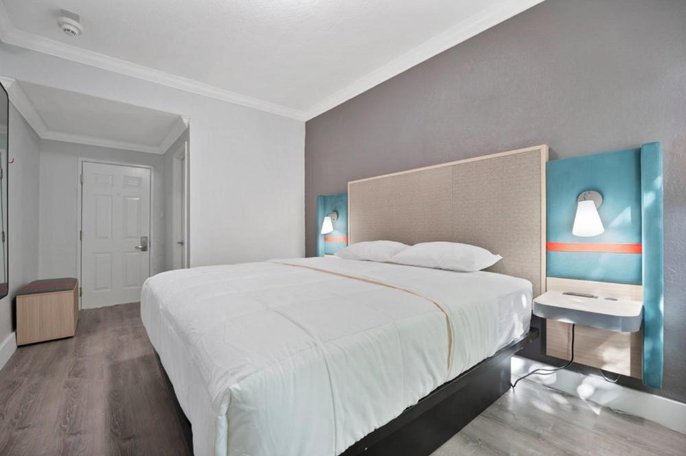 Garden Hotel Miami Airport, Trademark Collection By Wyndham マイアミ・スプリングス エクステリア 写真